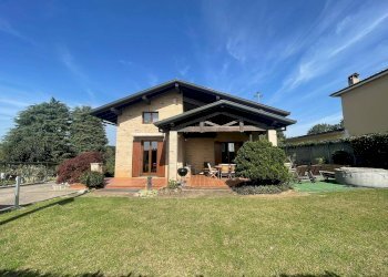 Foto 1 - Villa via monastero
 
65, Besana in Brianza - photo 1