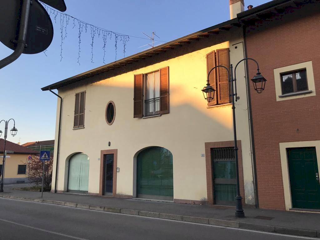 Foto 2 - Locale Commerciale Via Cimbardi
 
14, Cassano d'Adda - foto 2