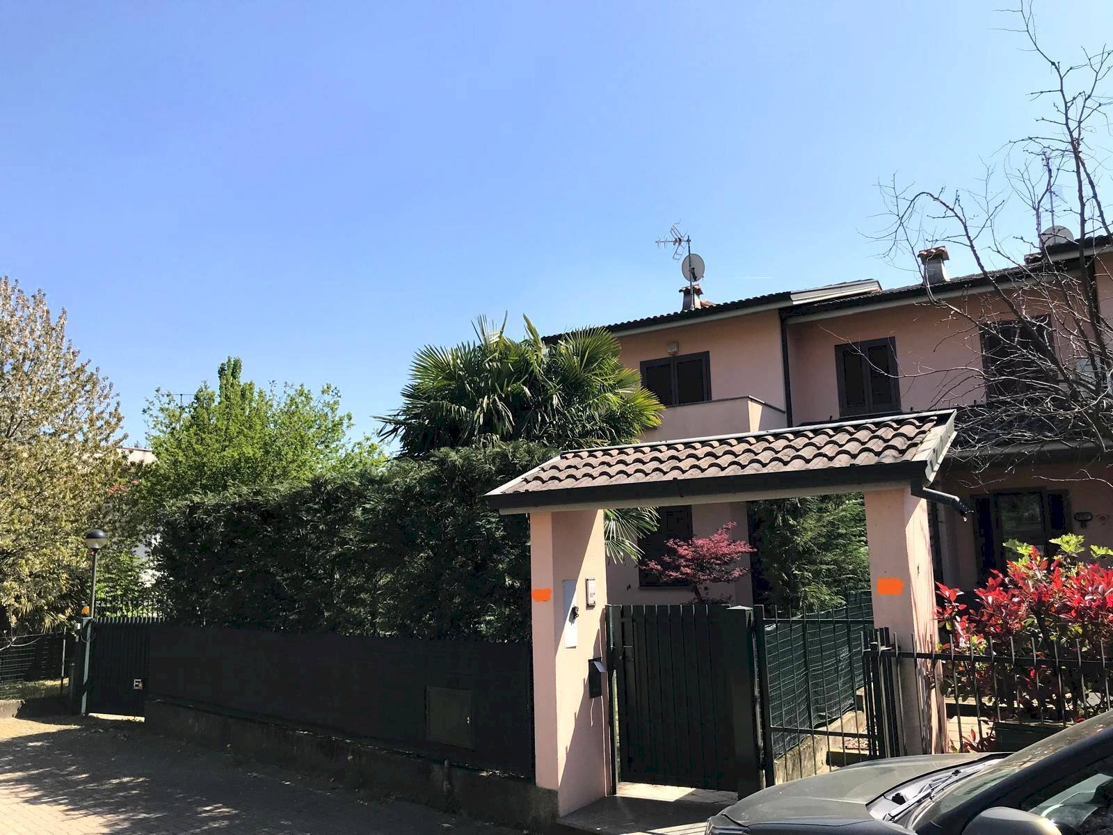 Foto 2 - Semi-detached house Via tre Case
 
7, Usmate Velate - photo 2