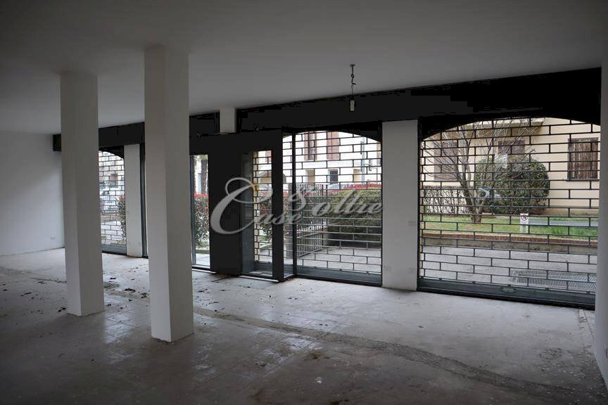 Foto 2 - Negozio Via Crocifisso, Figino Serenza - foto 2