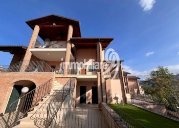 Foto 1 - Villa a Schiera via Montagnino
 
11, L'Aquila - foto 1