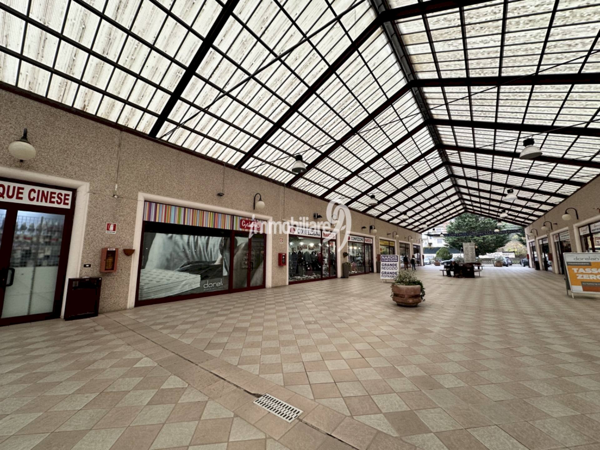Foto 1 - Commercial Premises centro commerciale Amiternum, L'Aquila - photo 1