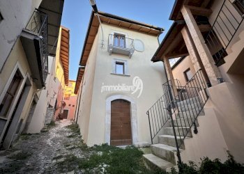Foto 1 - Independent house vico burri, L'Aquila - photo 1