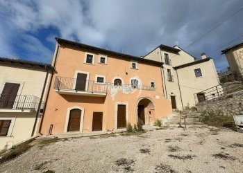 Foto 1 - Independent house via aie di un vento
 
snc, L'Aquila - photo 1