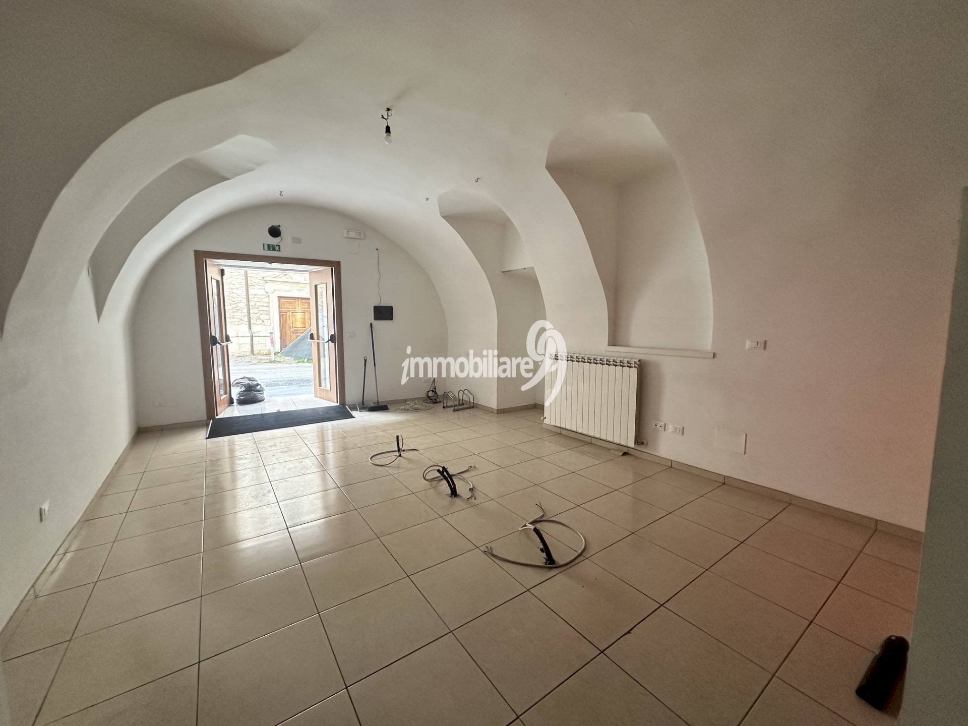 Foto 3 - Locale Commerciale Via Vittorio Veneto
 
snc, L'Aquila - foto 3