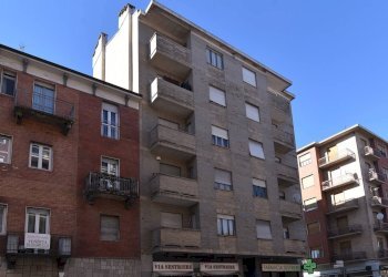 Foto 1 - Stabile - Palazzo Via Sestriere
 
33, Moncalieri - foto 1