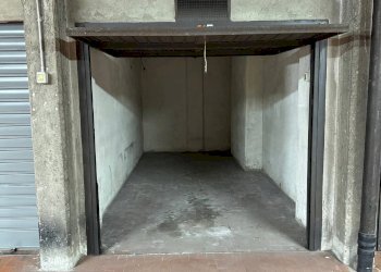 Foto 1 - Box Via Millefonti
 
18, Torino - photo 1