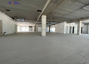 Foto 5 - Locale Commerciale Località Grande Charriere, Saint-Christophe - foto 5