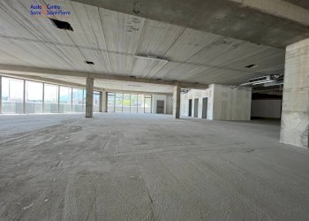 Foto 8 - Locale Commerciale Località Grande Charriere, Saint-Christophe - foto 8