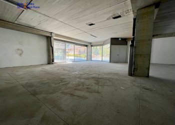 Foto 9 - Locale Commerciale Località Grande Charriere, Saint-Christophe - foto 9