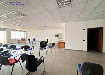 Foto 4 - Locale Commerciale Via Lavoratori Vittime Col du Mont
 
23, Aosta - foto 4