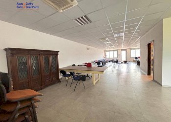 Foto 6 - Locale Commerciale Via Lavoratori Vittime Col du Mont
 
23, Aosta - foto 6