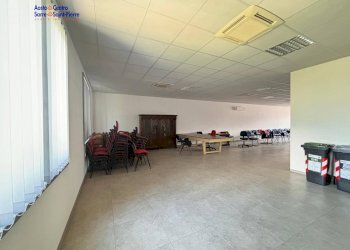 Foto 9 - Locale Commerciale Via Lavoratori Vittime Col du Mont
 
23, Aosta - foto 9