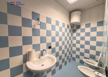 Foto 14 - Locale Commerciale Via Lavoratori Vittime Col du Mont
 
23, Aosta - foto 14