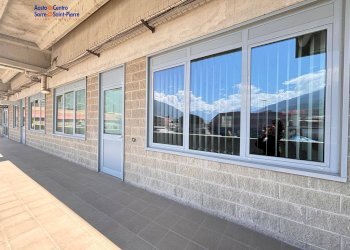 Foto 15 - Locale Commerciale Via Lavoratori Vittime Col du Mont
 
23, Aosta - foto 15