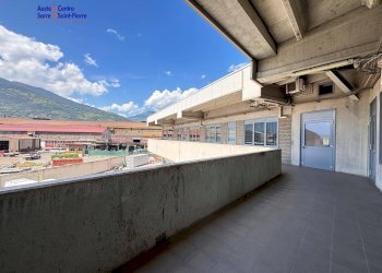 Foto 16 - Locale Commerciale Via Lavoratori Vittime Col du Mont
 
23, Aosta - foto 16