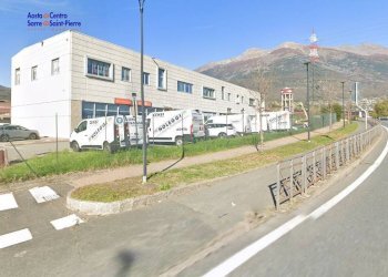 Foto 17 - Locale Commerciale Via Lavoratori Vittime Col du Mont
 
23, Aosta - foto 17