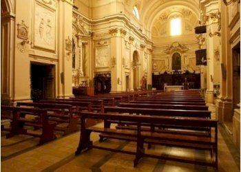 Interno chiesa vicinanze - Quadrilocale vico fornicello, Bomba - foto 19