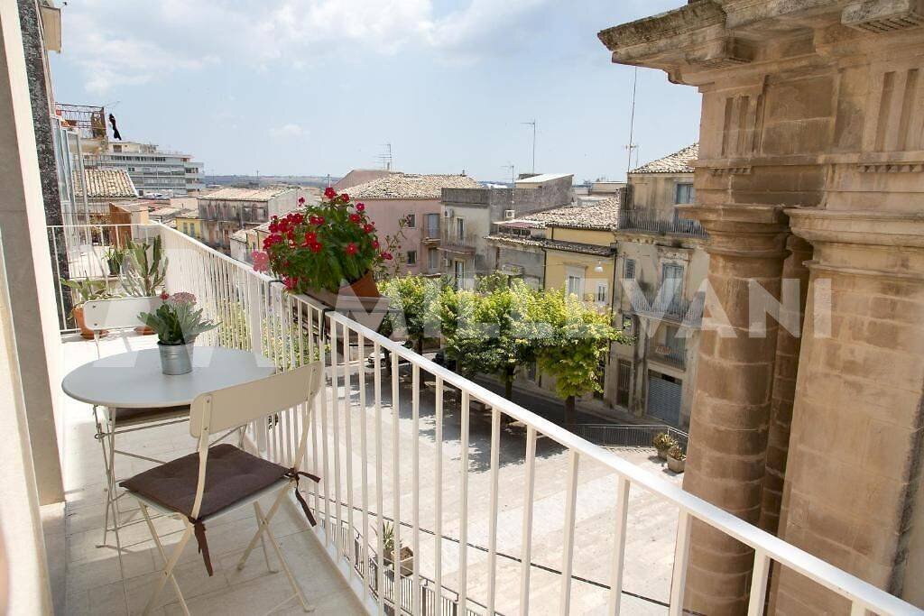 Foto 1 - Hotel Via Ognissanti
 
3, Ragusa - foto 1