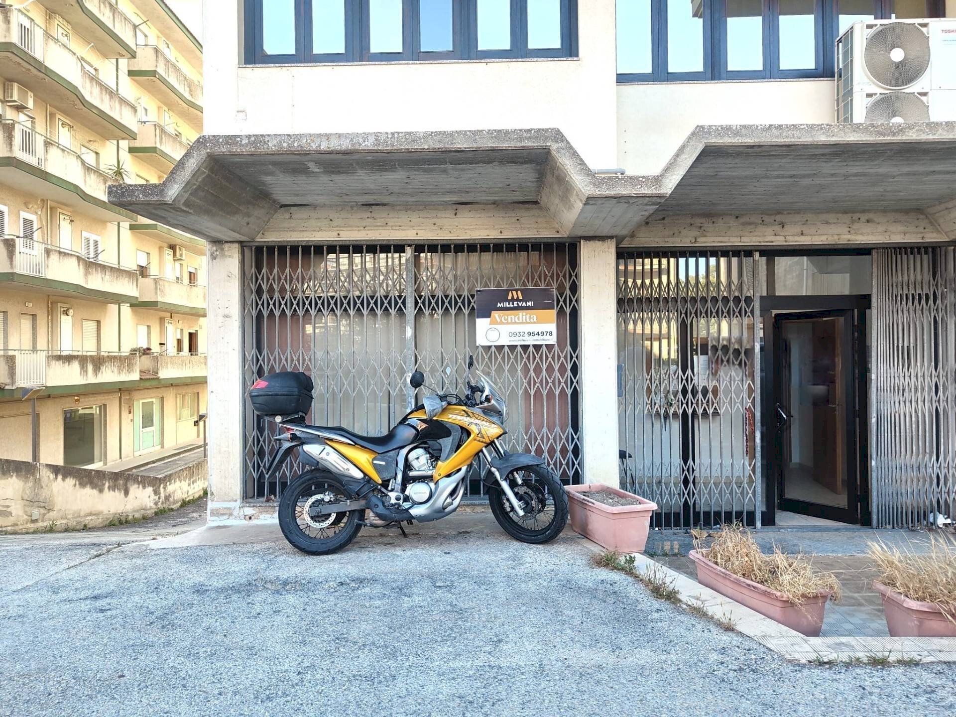 Foto 1 - Office Via Vico Bernardo Strozzi
 
114/C, Modica - photo 1