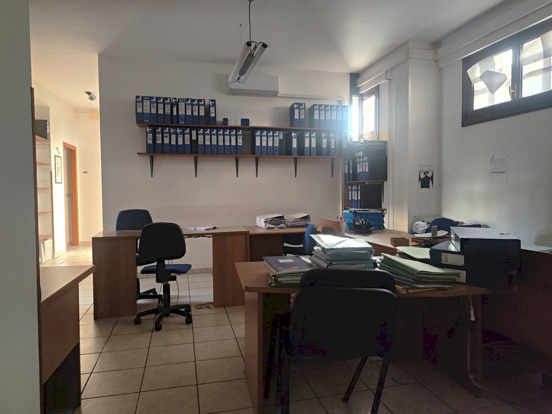 Foto 2 - Office Via Vico Bernardo Strozzi
 
114/C, Modica - photo 2