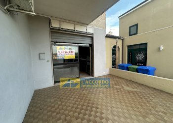 Foto 3 - Locale Commerciale VIA GABRIELE D'ANNUNZIO
 
51, Cepagatti - foto 3