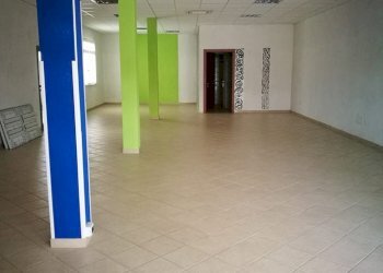 Foto 1 - Shop Cerreto Guidi - photo 1