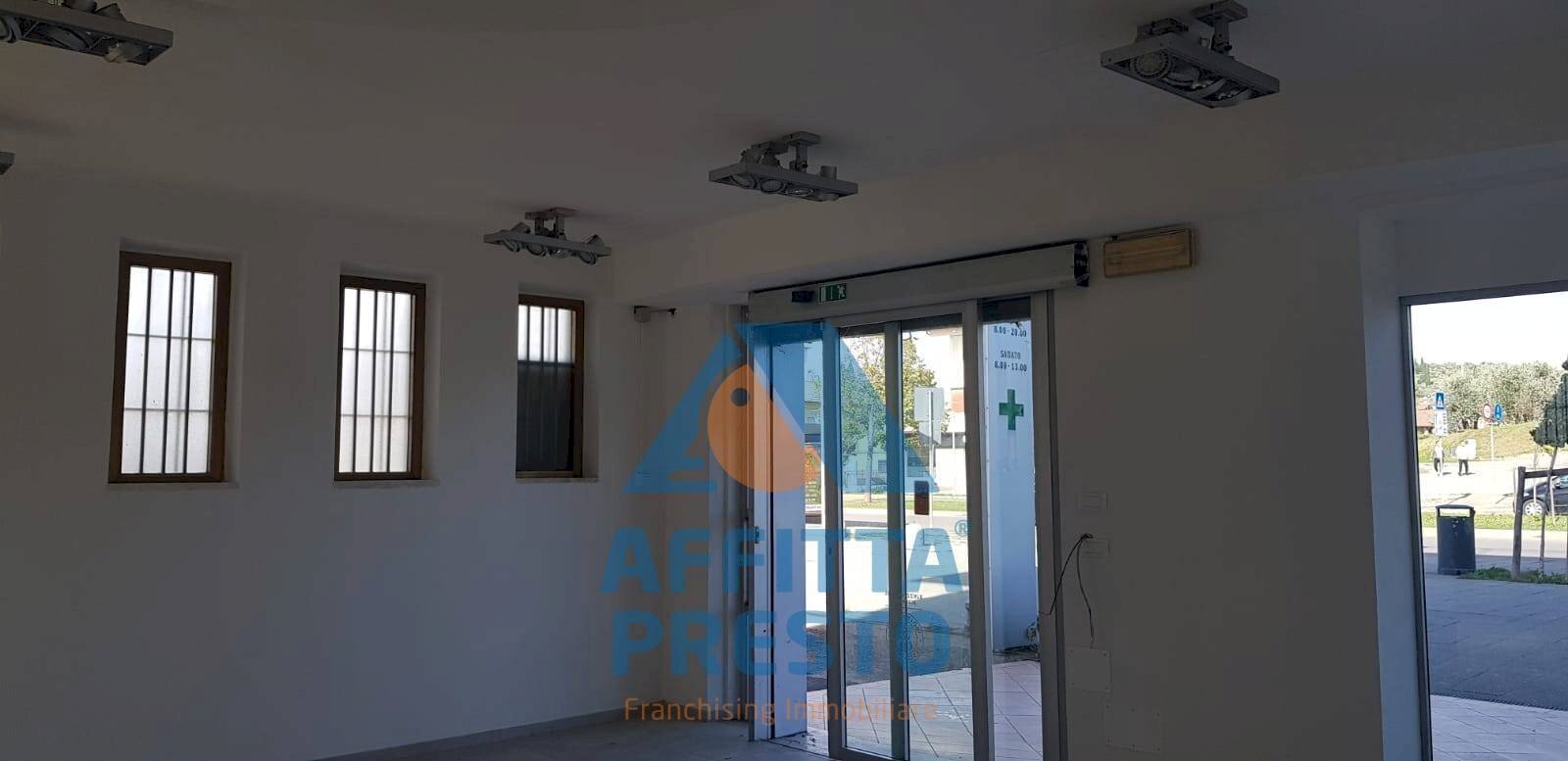 Foto 1 - Commercial Activity Vinci - photo 1