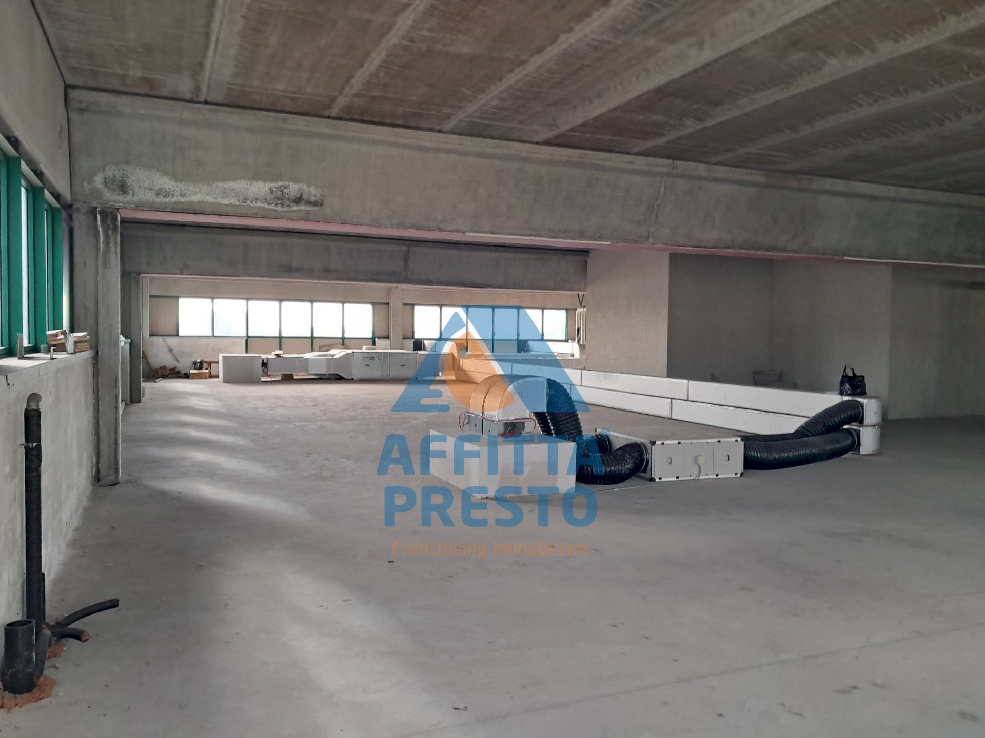 Foto 2 - Attività Commerciale Massa e Cozzile - foto 2