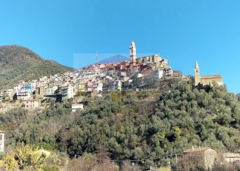 Foto 1 - Quadrilocale vicolo Castello
 
30, Montalto Carpasio - foto 1