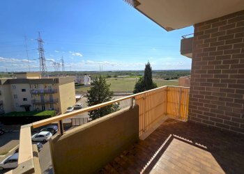 Foto 11 - Trilocale Via Tommaso Fiore
 
15, Valenzano - foto 11