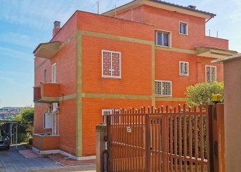 Foto 1 - Bilocale Via Delle Vigne
 
58, Roma - foto 1