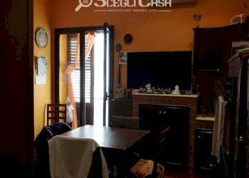 Foto 3 - Bilocale Via Gesù e Maria
 
51, Carini - foto 3