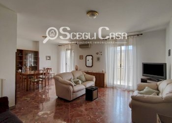 Foto 4 - Quadrilocale Via Confini
 
4, Ustica - foto 3