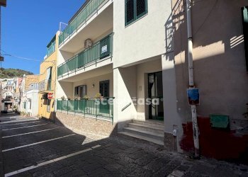 Foto 1 - Quadrilocale Via Confini
 
4, Ustica - foto 1