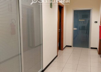 Foto 5 - Commercial Premises Via Rossini
 
4-6, Carini - photo 4