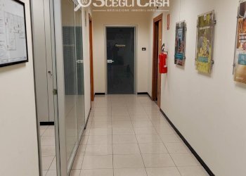 Foto 6 - Commercial Premises Via Rossini
 
4-6, Carini - photo 5