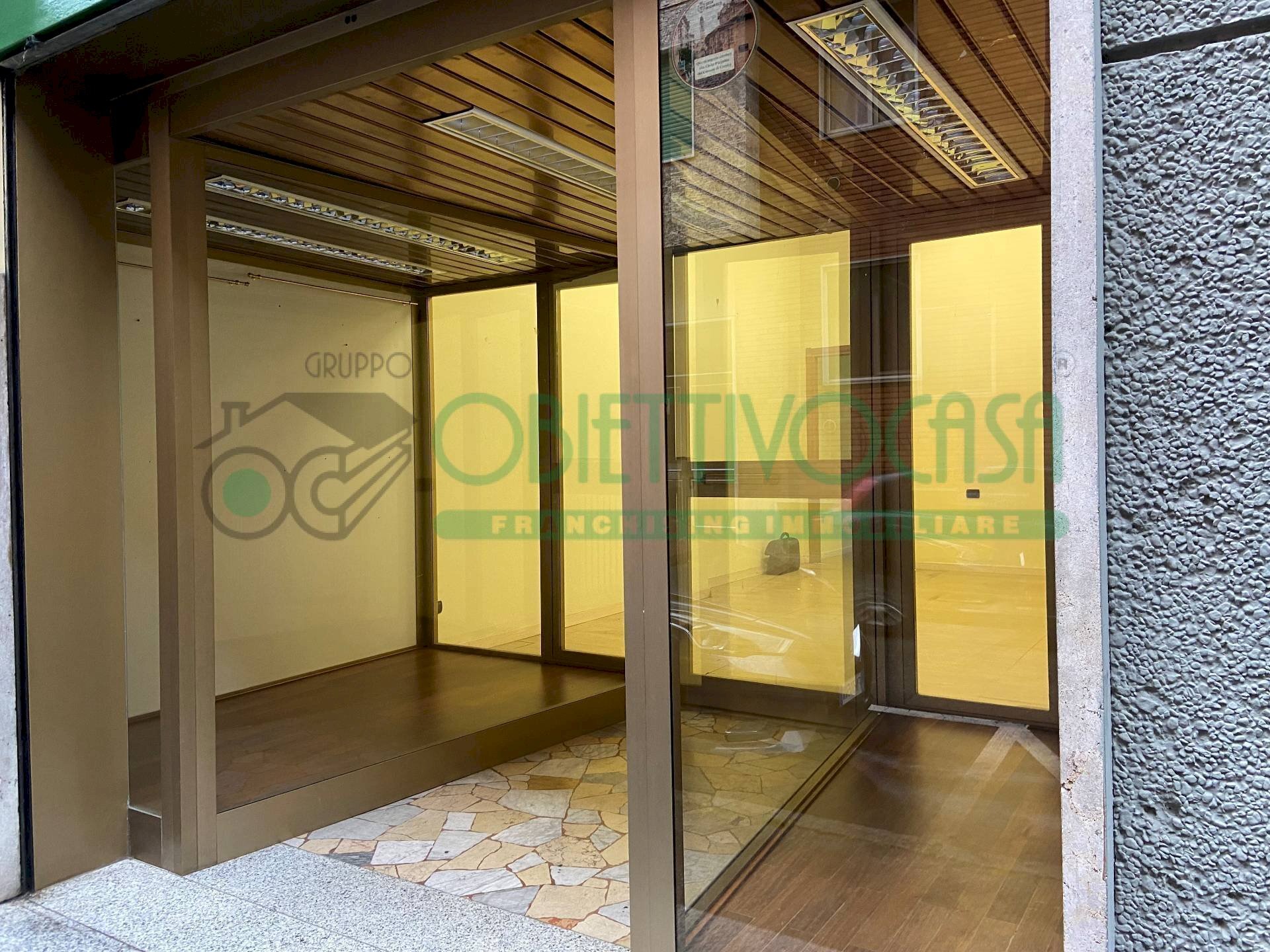 Foto 1 - Locale Commerciale via sant' Adele
 
30, Corsico - foto 1