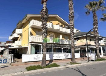 Foto 2 - Commercial Premises Lungomare Europa, Martinsicuro - photo 2