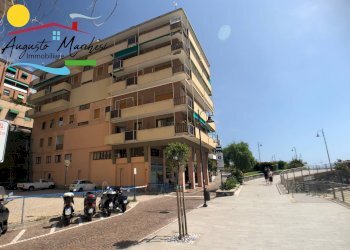 Foto 1 - Quadrilocale LUNGOMARE BETTOLO
 
6/20, Recco - foto 1