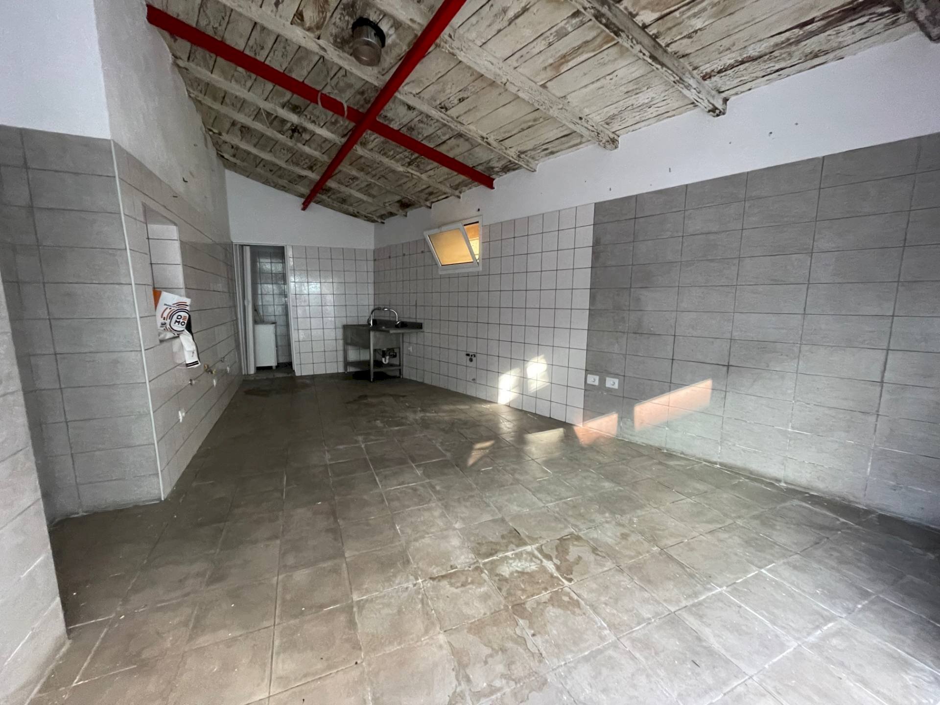 Foto 1 - Commercial Premises Vico Molo, Savona - photo 1