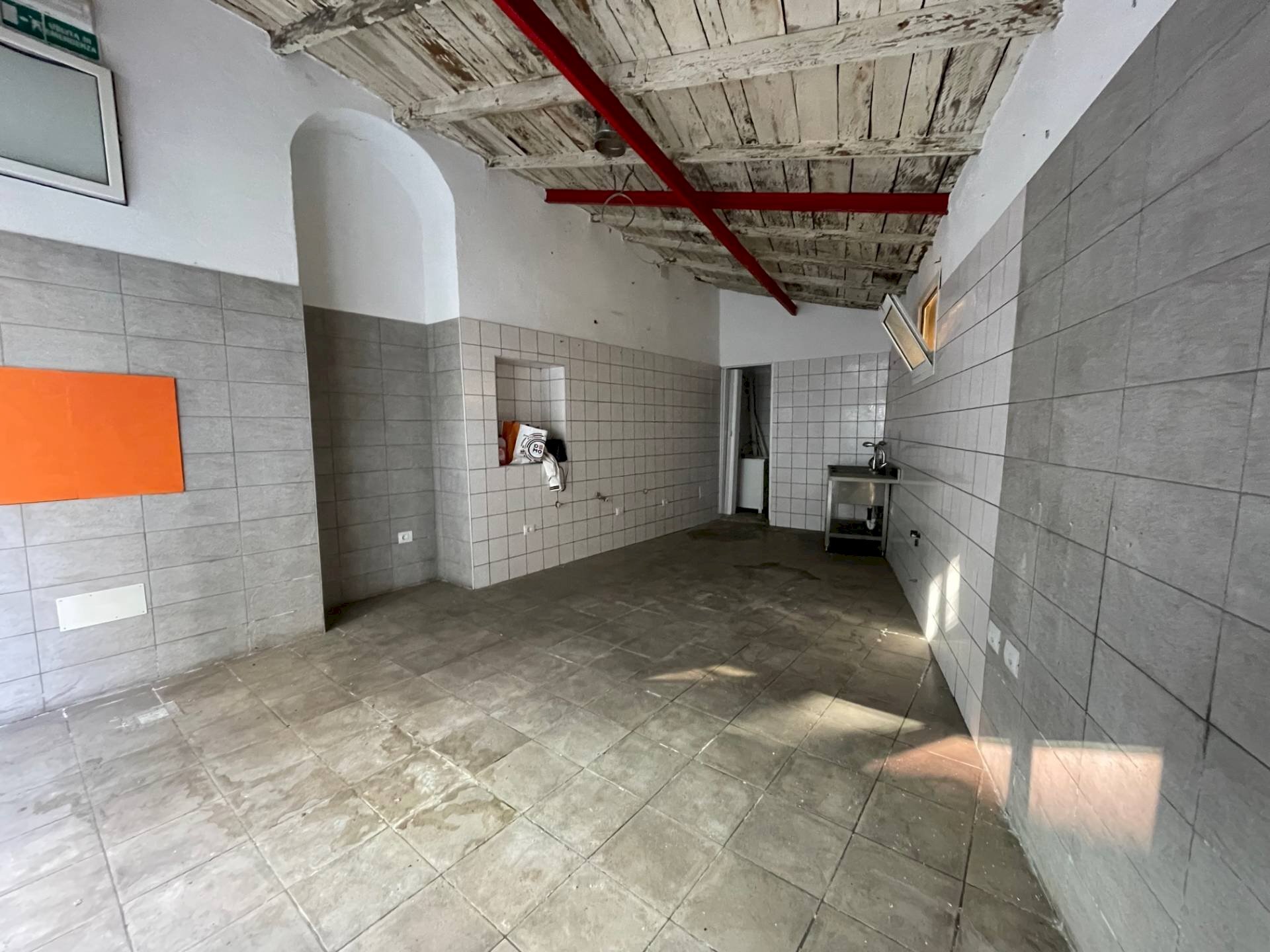 Foto 2 - Commercial Premises Vico Molo, Savona - photo 2