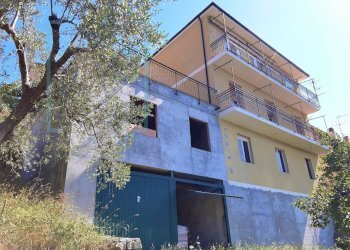 Foto 1 - Independent house Cesio, Cesio - photo 1