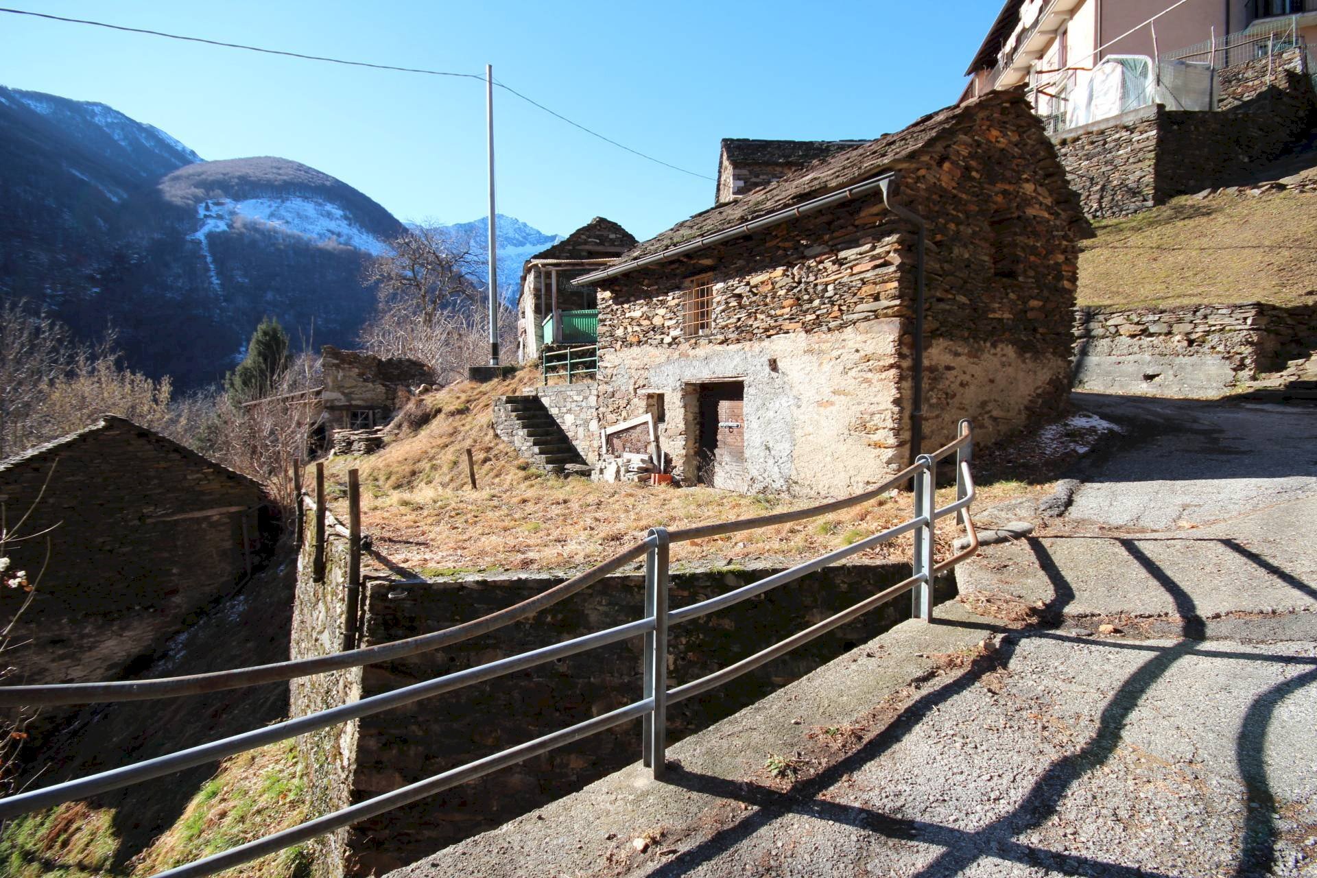 Foto 1 - Rustic Via Genesco 1 Falmenta, Valle Cannobina - photo 1