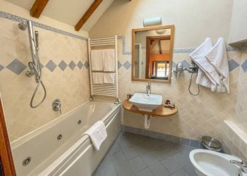 Foto 23 - Villa Via maggiore
 
23, Bee - foto 23