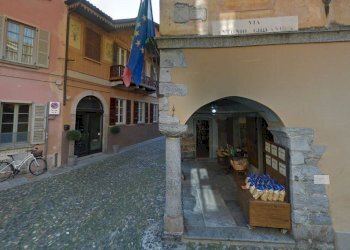 Foto 2 - Locale Commerciale Via Roma
 
1, Cannobio - foto 2