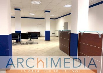 Foto 1 - Office Via Carcano, Varese - photo 1