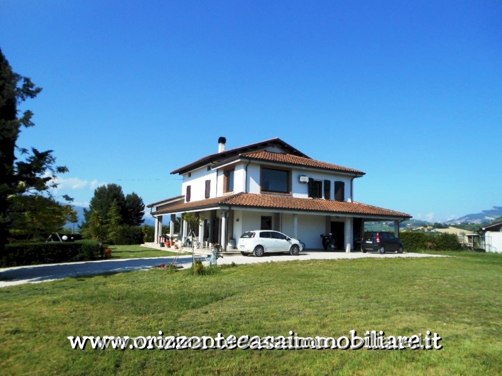 Foto 1 - Villa Appignano del Tronto - photo 1