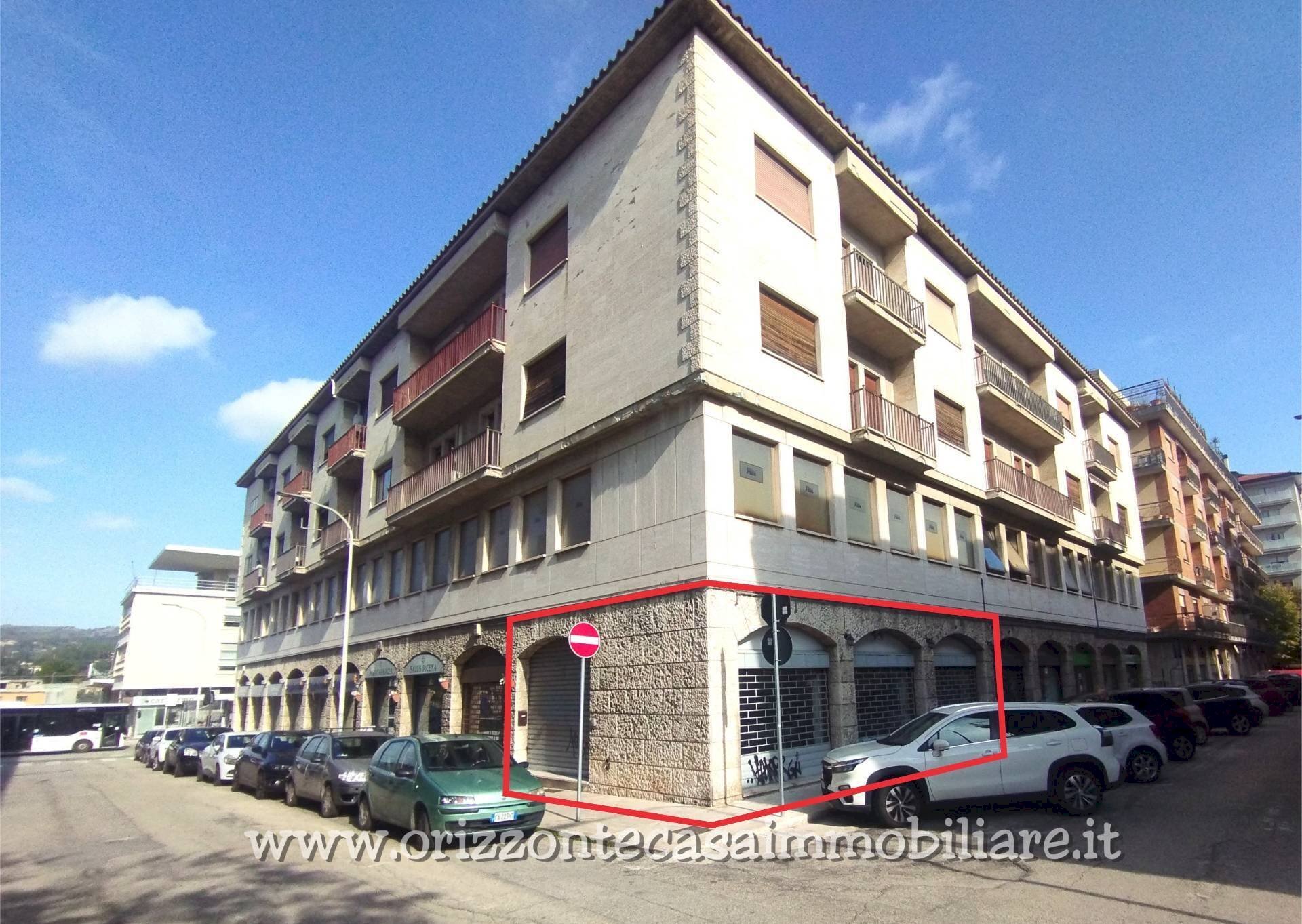 Foto 1 - Commercial Premises Ascoli Piceno - photo 1