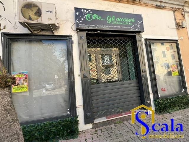 Foto 1 - Locale Commerciale via de gasperi, Santa Maria Capua Vetere - foto 1